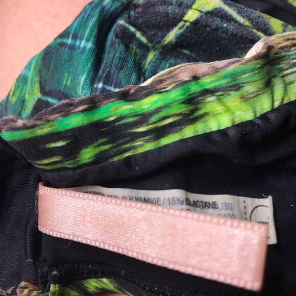 Aguaclara Bikini Bottom‎ - Picture 6 of 6